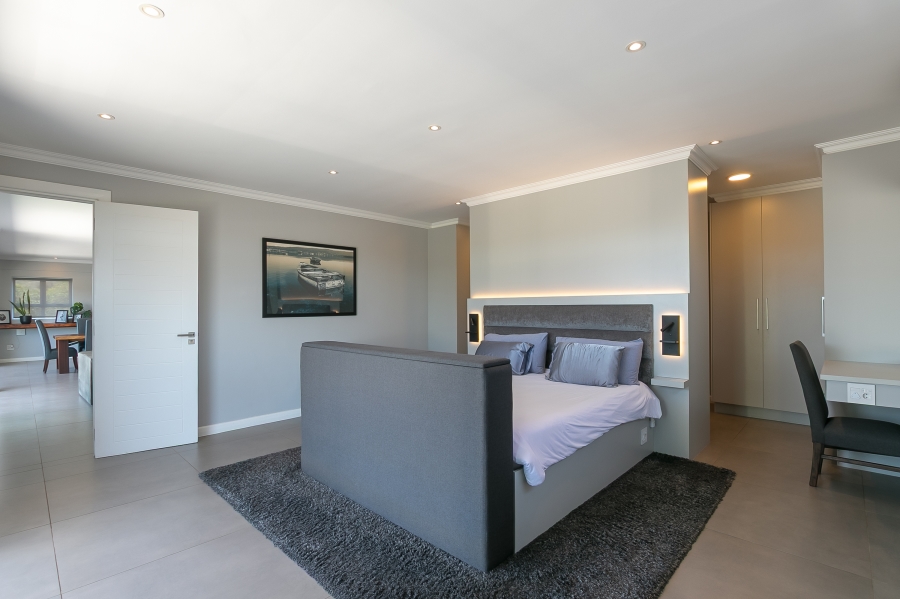 4 Bedroom Property for Sale in Kingfisher Creek Western Cape